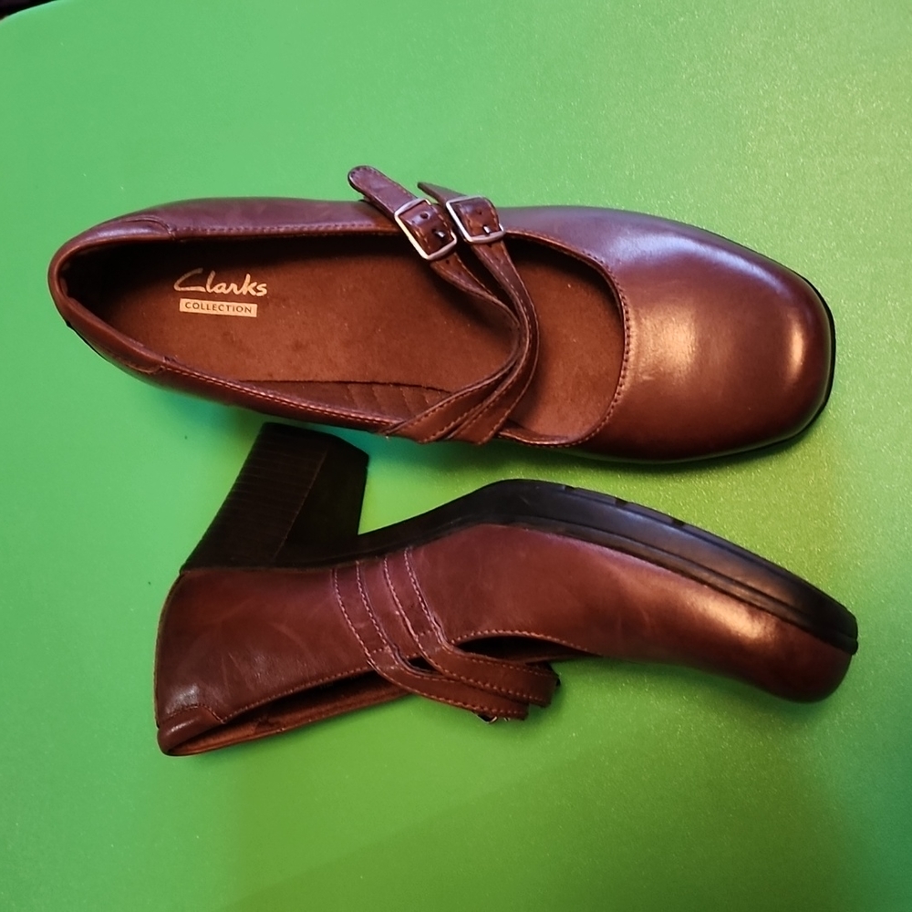 Clarks Collections 8.5 Brown